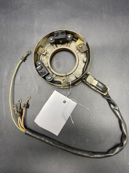 б/у Yamaha 90 основание с катушками в сборе 688-08558-01
