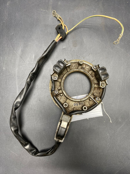 б/у Yamaha 90 основание с катушками в сборе 688-08558-01