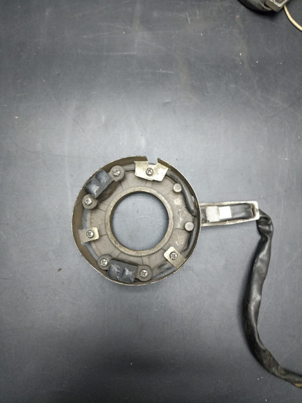 б/у Yamaha 90 основание с катушками в сборе 688-08558-01