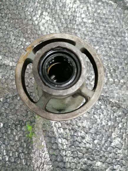 б/у Yamaha F100 шестерня заднего хода, корпус подшипника в сборе 67F-45571-00-00,67F-45331-00-94 б/у Yamaha F100 шестерня заднего хода, корпус подшипника в сборе 67F-45571-00-00,67F-45331-00-94