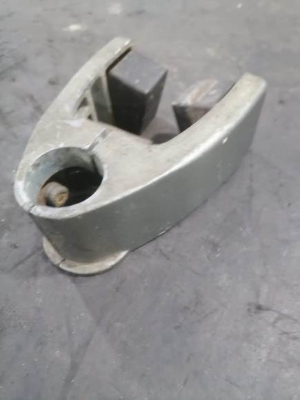 б/у Yamaha 6-8 крепление с подушками в сборе нижнее 6N0-G4551-00-4D,6N0-G4555-A0-00,6N0-G4557-A0-00
