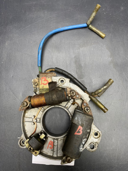 б/у Yamaha 6-8 основание с катушками в сборе 6G1-85560 б/у Yamaha 6-8 основание с катушками в сборе 6G1-85560