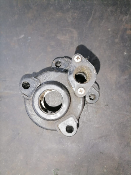 б/у Yamaha F80-100 корпус помпы охлаждения 67F-44311-00-00,67F-44322-00-00