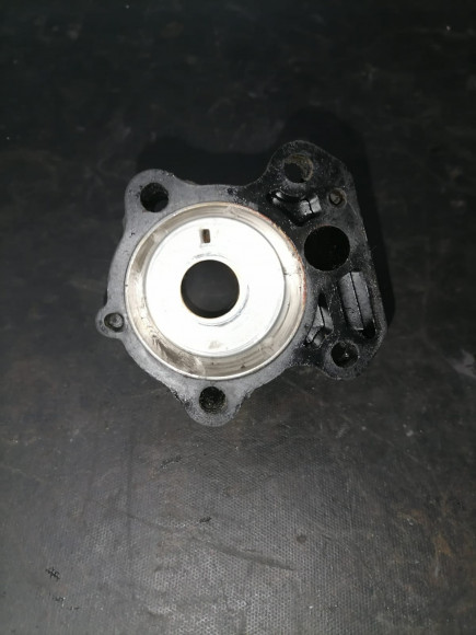 б/у Yamaha F80-100 корпус помпы охлаждения 67F-44311-00-00,67F-44322-00-00