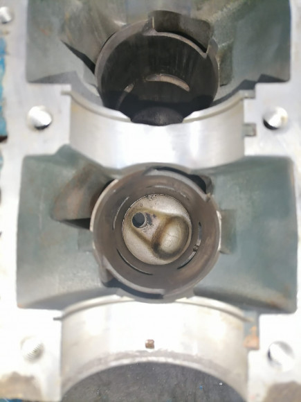 б/у Yamaha 9.9D-15 блок цилиндров 6E7-W0090-04-1S б/у Yamaha 9.9D-15 блок цилиндров 6E7-W0090-04-1S