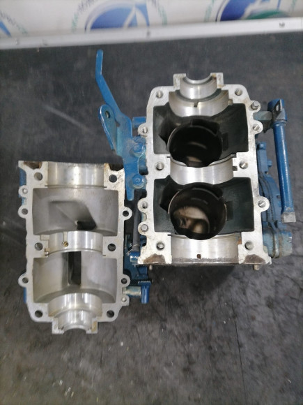б/у Yamaha 9.9D-15 блок цилиндров 6E7-W0090-04-1S б/у Yamaha 9.9D-15 блок цилиндров 6E7-W0090-04-1S