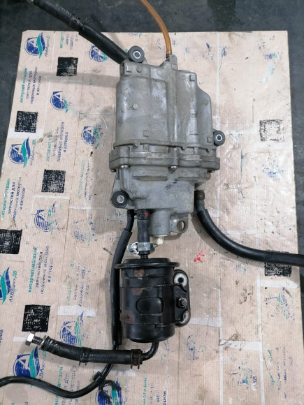 б/у Suzuki DF90-140 сепаратор топливного пара 15600-90J00-000 б/у Suzuki DF90-140 сепаратор топливного пара 15600-90J00-000