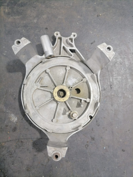 б/у Yamaha 9.9D-15 корпус стартера с катушкой намотки 682-15711-71-00,677-15714-00-94 б/у Yamaha 9.9D-15 корпус стартера с катушкой намотки 682-15711-71-00,677-15714-00-94