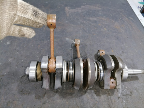 б/у Yamaha 40-50 коленчатый вал в сборе 6H4-11400-14-00