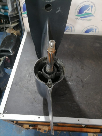 б/у Yamaha 225-250 редуктор L нога б/у Yamaha 225-250 редуктор L нога