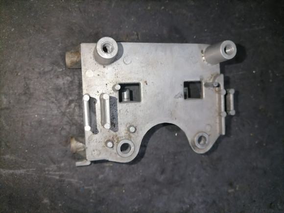 б/у Yamaha 9.9D-15 скоба держатель 6E7-85542-00-94