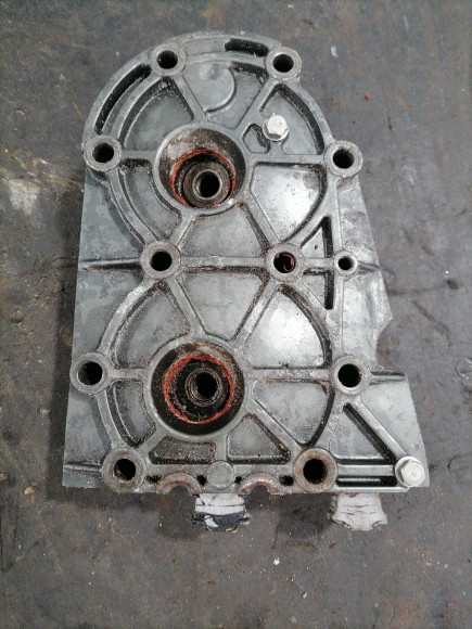 б/у Suzuki DT115-140 головка блока цилиндров 11121-94620-0ED б/у Suzuki DT115-140 головка блока цилиндров 11121-94620-0ED