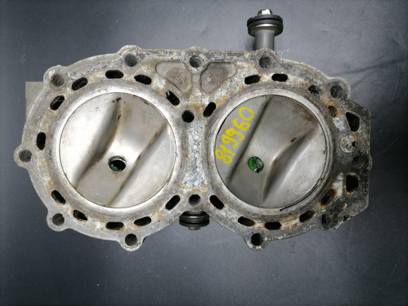 б/у Suzuki DT40, 40C Головка блока цилиндров ГБЦ 11111-94401 б/у Suzuki DT40, 40C Головка блока цилиндров ГБЦ 11111-94401