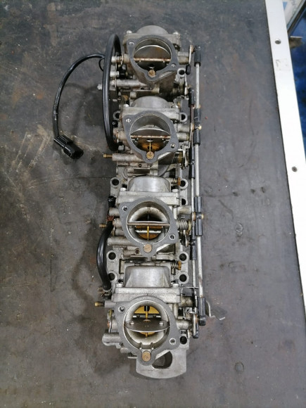 б/у Suzuki DT140 карбюраторы в сборе 13201-946B4-000, 13202-946B4-000, 13203-946B4-000, 13204-946B4-000