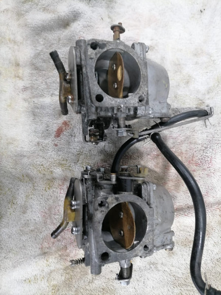 б/у Yamaha 40Q карбюраторы в сборе 6E9-14301-02-00,6E9-14302-02-00 б/у Yamaha 40Q карбюраторы в сборе 6E9-14301-02-00,6E9-14302-02-00