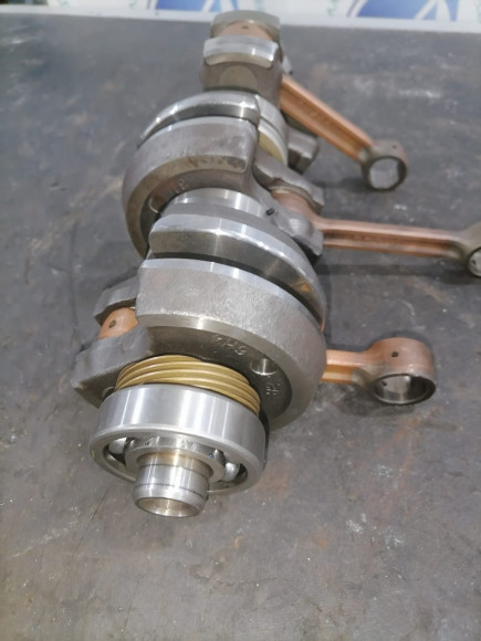 б/у Yamaha 40-50 коленчатый вал в сборе 6H4-11400-14-00
