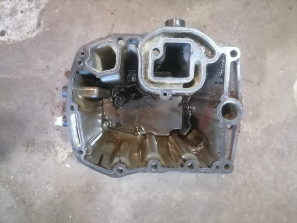б/у Suzuki DF90-140 масляный поддон 11501-90J04-0EP б/у Suzuki DF90-140 масляный поддон 11501-90J04-0EP