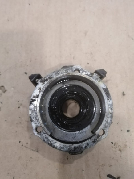 б/у Yamaha 90 обойма сальников коленчатого вала 6H1-15359-00-94 б/у Yamaha 90 обойма сальников коленчатого вала 6H1-15359-00-94