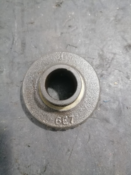 б/у Yamaha 9.9D-15 шестерня заднего хода 6E7-45571-00-00