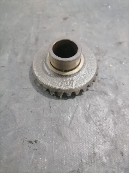 б/у Yamaha 9.9D-15 шестерня заднего хода 6E7-45571-00-00