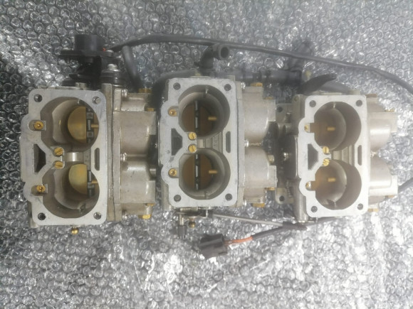 б/у Yamaha 225 карбюраторы в сборе 6R5-14301-01-00,6R5-14302-01-00,6R5-14303-01-00 Диффузор 34