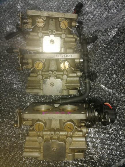 б/у Yamaha 225 карбюраторы в сборе 6R5-14301-01-00,6R5-14302-01-00,6R5-14303-01-00 Диффузор 34