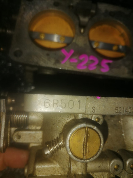 б/у Yamaha 225 карбюраторы в сборе 6R5-14301-01-00,6R5-14302-01-00,6R5-14303-01-00 Диффузор 34
