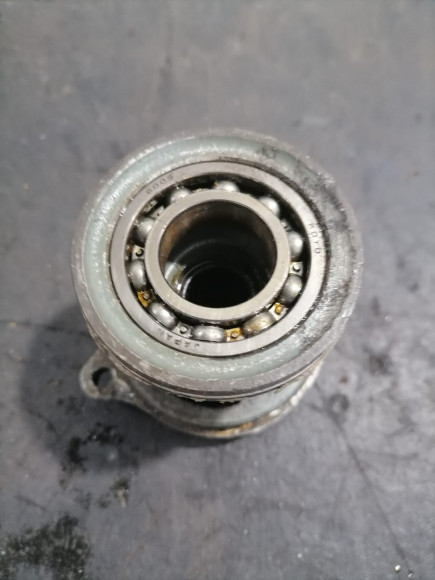 б/у Yamaha 9.9D-15 корпус подшипника гребного винта 683-45361-01-EK