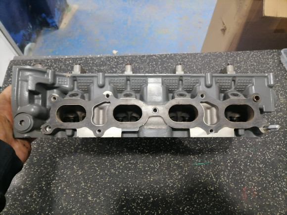 б/у Suzuki DF90-140 головка блока цилиндров 11100-90J01-000 б/у Suzuki DF90-140 головка блока цилиндров 11100-90J01-000