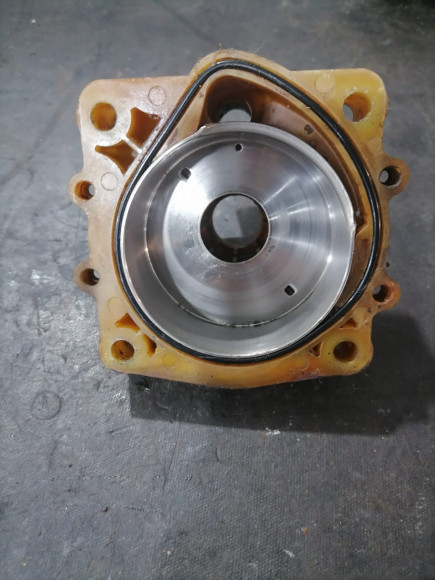 б/у Yamaha 115-140 корпус помпы охлаждения 61A-44311-00-00,61A-44322-00-00