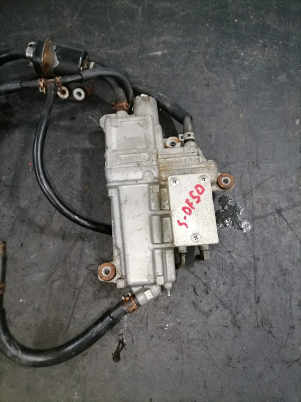 б/у Suzuki DF40-50 топливный сепаратор 15600-87J01-000