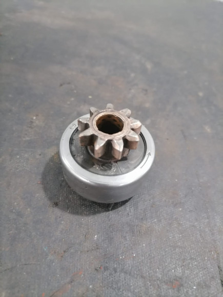 б/у Yamaha 20-50 ,F6-F25 бендикс 689-81807-12-00 б/у Yamaha 20-50 ,F6-F25 бендикс 689-81807-12-00
