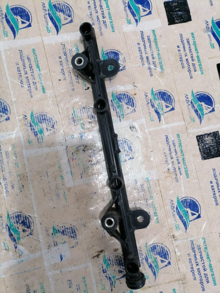 б/у Yamaha F80-100 топливная рейка 6D8-13161-00-00 б/у Yamaha F80-100 топливная рейка 6D8-13161-00-00