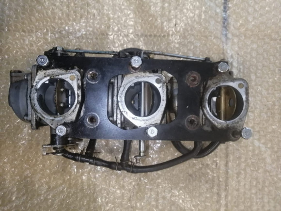 б/у Yamaha 40 карбюратор верхний 6H4-14301-06-00 б/у Yamaha 40 карбюратор верхний 6H4-14301-06-00