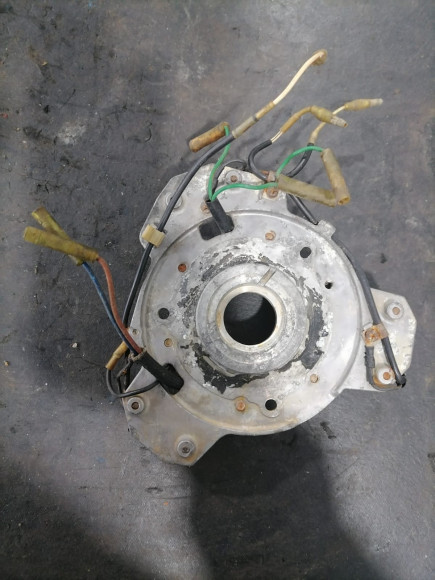 б/у Yamaha 40-50 основание с катушками в сборе 6H5-85560-02-00 б/у Yamaha 40-50 основание с катушками в сборе 6H5-85560-02-00