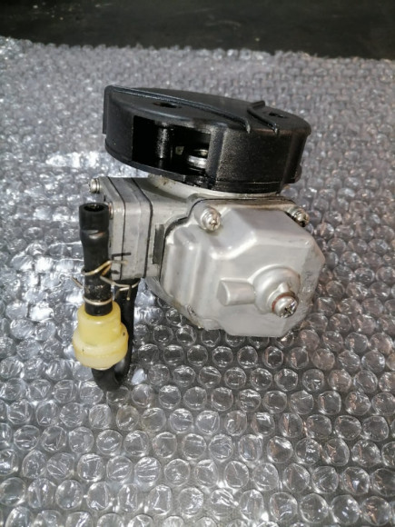 б/у Yamaha 5 карбюратор в сборе 6E3-14301-05-00 б/у Yamaha 5 карбюратор в сборе 6E3-14301-05-00