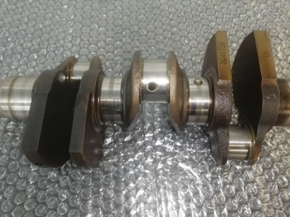 б/у Yamaha F30-40 коленчатый вал 67C-11411-00-00 б/у Yamaha F30-40 коленчатый вал 67C-11411-00-00