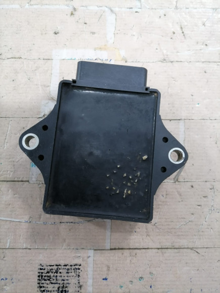 б/у Honda 9.9-10 коммутатор 30400-ZW9-631 б/у Honda 9.9-10 коммутатор 30400-ZW9-631