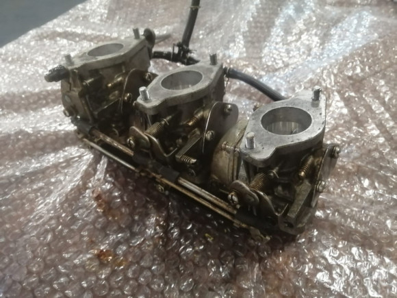 б/у Yamaha 50 карбюраторы в сборе 6H5-14301-08-00,6H5-14302-08-00,6H5-14303-08-00 б/у Yamaha 50 карбюраторы в сборе 6H5-14301-08-00,6H5-14302-08-00,6H5-14303-08-00