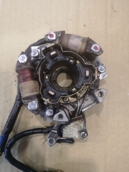 б/у Yamaha 40 зажигание в сборе 6H4-85510-F0-00 б/у Yamaha 40 зажигание в сборе 6H4-85510-F0-00