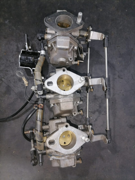 б/у Suzuki DT 75-85 карбюраторы в сборе 13201-956B0-000,13202-956H0-000,13203-956H0-000