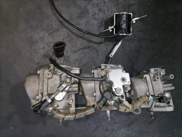 б/у Suzuki DT 75-85 карбюраторы в сборе 13201-956B0-000,13202-956H0-000,13203-956H0-000