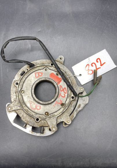 б/у Yamaha 25-30 основание с катушкой в сборе 689-85560-A2, 689-81303-A2 б/у Yamaha 25-30 основание с катушкой в сборе 689-85560-A2, 689-81303-A2