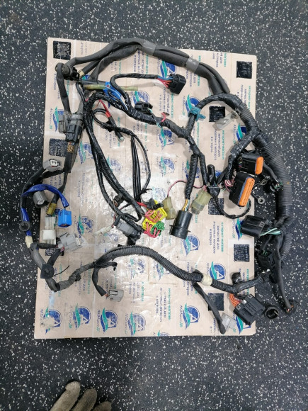 б/у Yamaha F80-100 электропроводка 6D8-82590-30-00