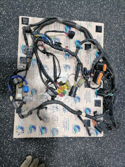 б/у Yamaha F80-100 электропроводка 6D8-82590-30-00