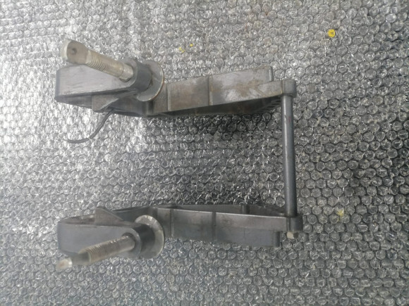 б/у Yamaha 6-8 струбцины 6M8-G3111-02-4D, 6M8-G3112-01-4D