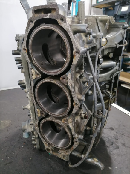 б/у Yamaha 150-200 блок цилиндров 64F-15100-00-94