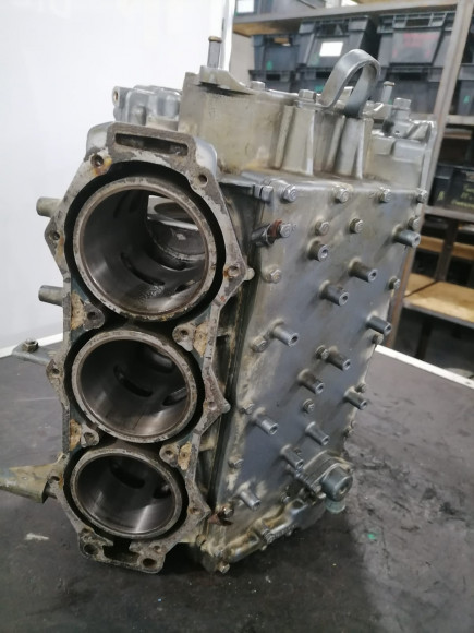 б/у Yamaha 150-200 блок цилиндров 64F-15100-00-94