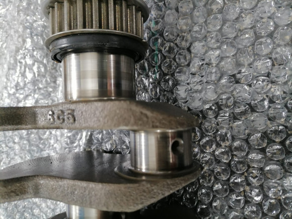 б/у Yamaha F40-50 коленчатый вал 6C5-11411-01-00 б/у Yamaha F40-50 коленчатый вал 6C5-11411-01-00