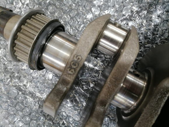 б/у Yamaha F40-50 коленчатый вал 6C5-11411-01-00 б/у Yamaha F40-50 коленчатый вал 6C5-11411-01-00